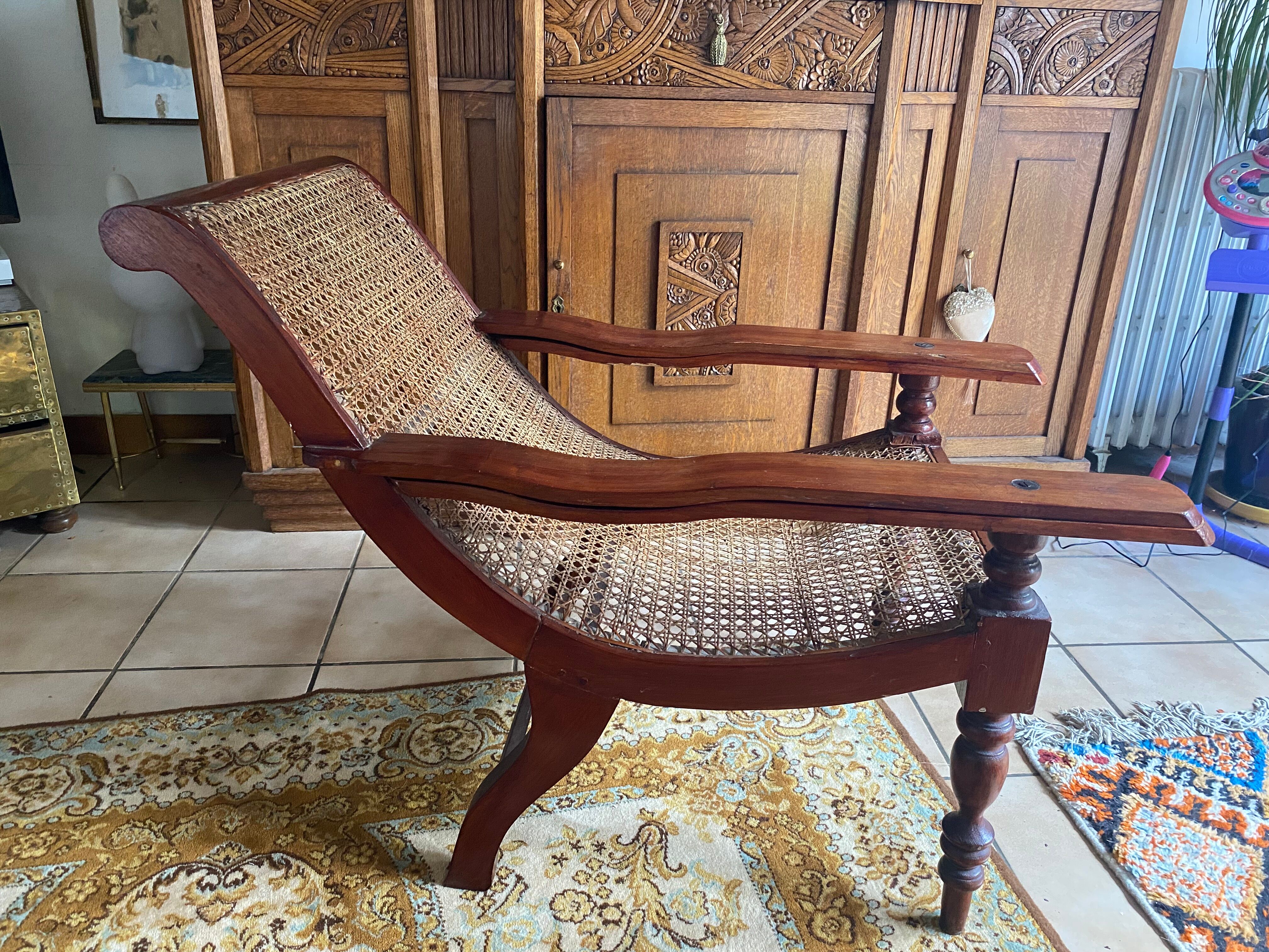 Colonial chair