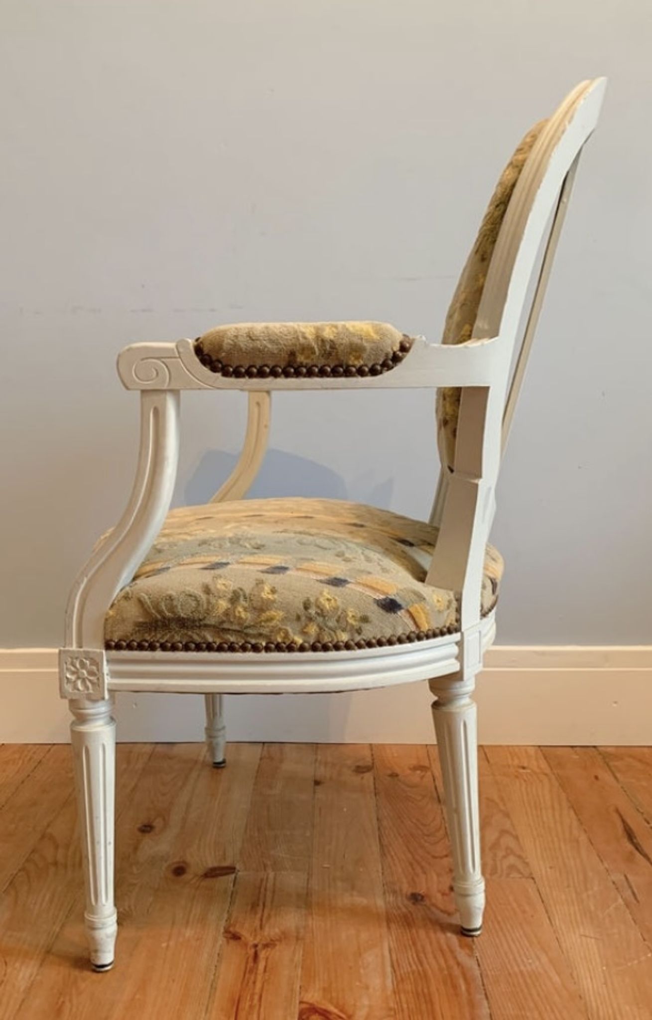 Chair and armchair medallion, Louis XVI style, circa 1950