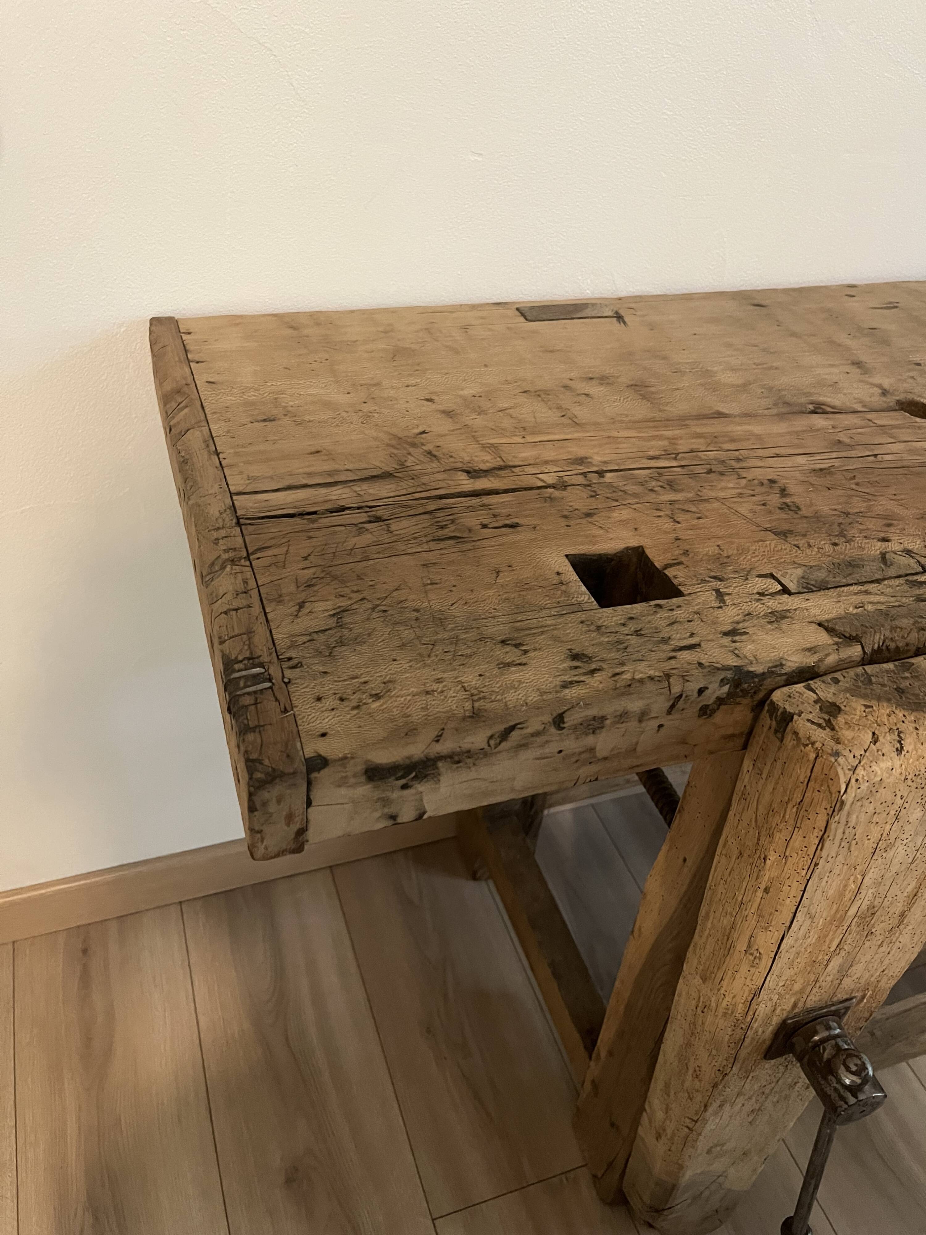 Old workbench / Carpenter's workbench