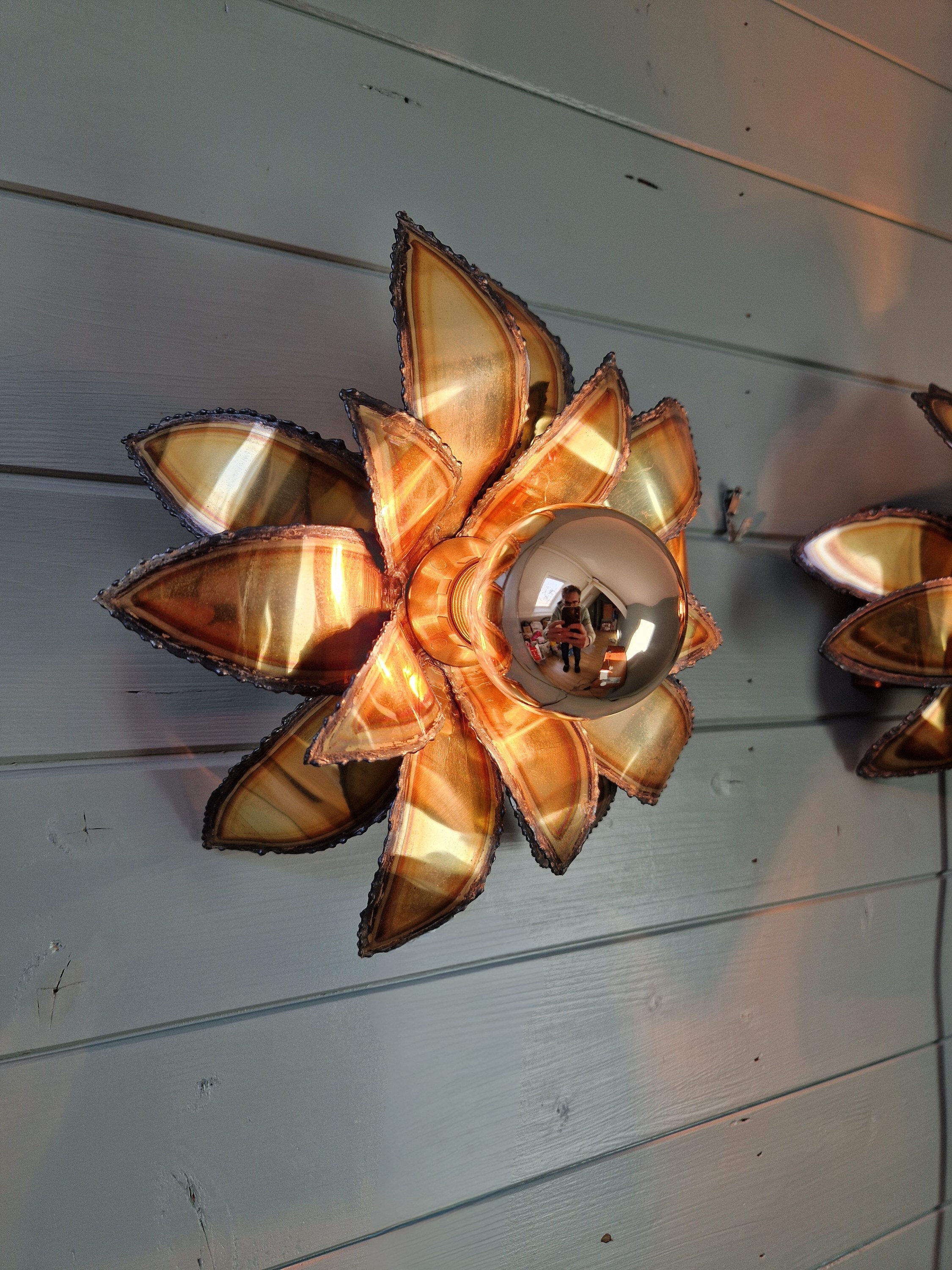 Pair of floral wall sconces in brass, Maison Jansen, 1970