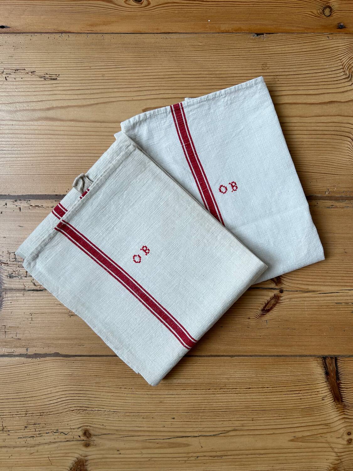 Set of 2 old linen tea towels