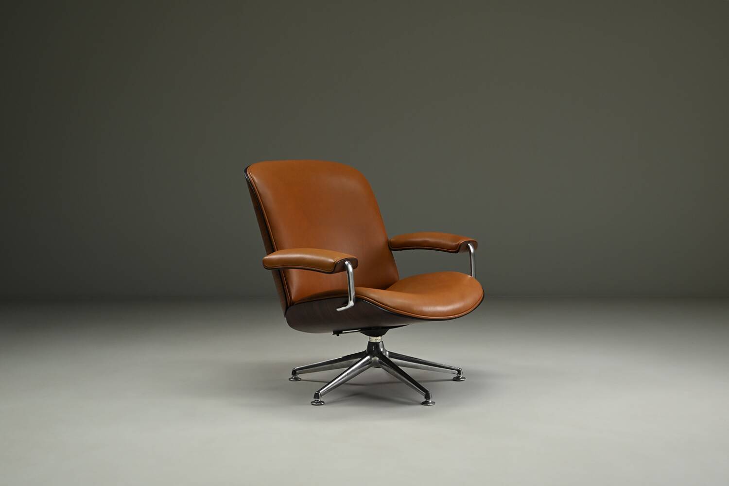 Lounge chair by Ennio Fazioli for MIM Roma, 1950s Italy.