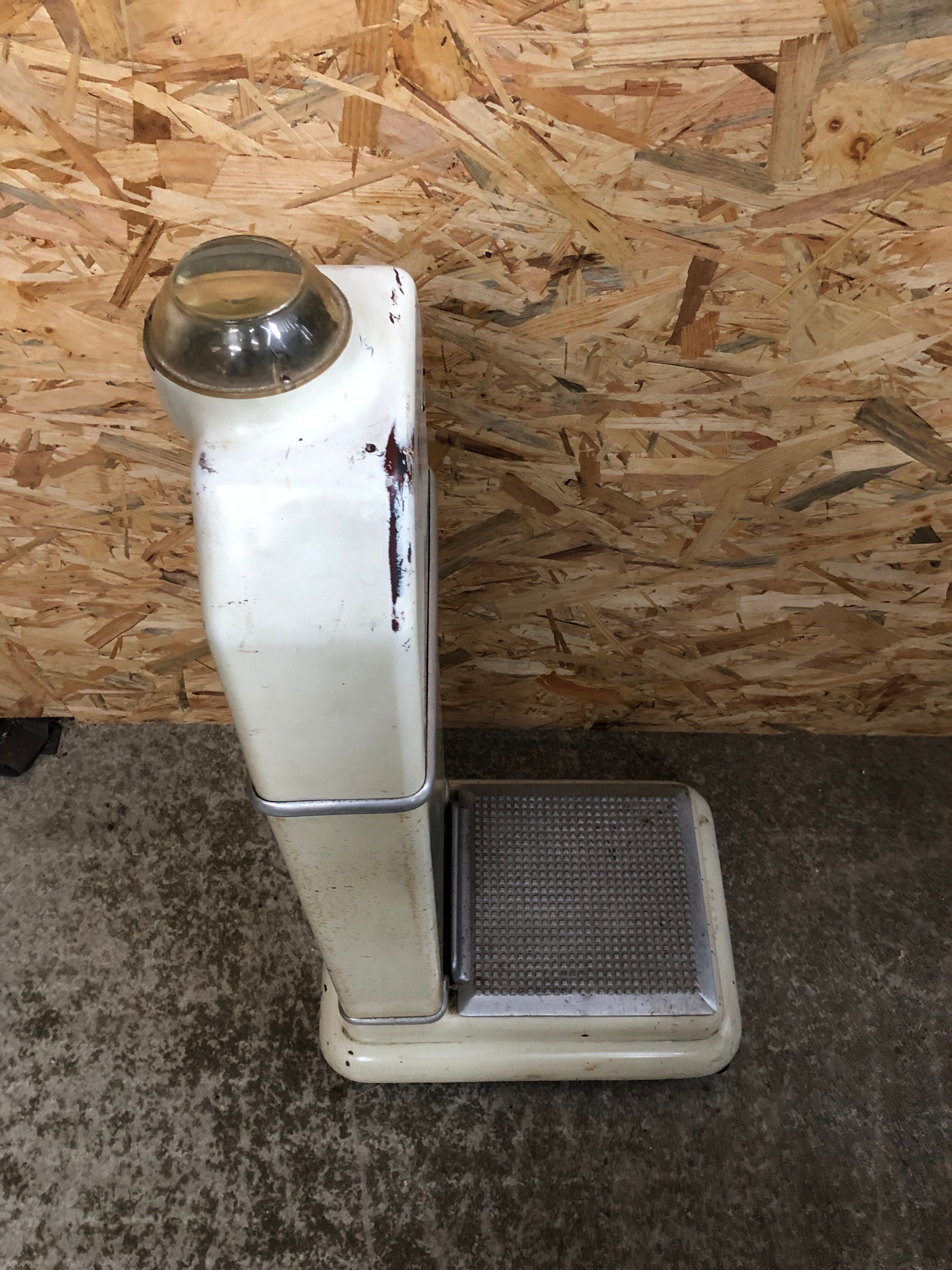 Old pharmacy scale TESTUT metal white + tray gray vintage