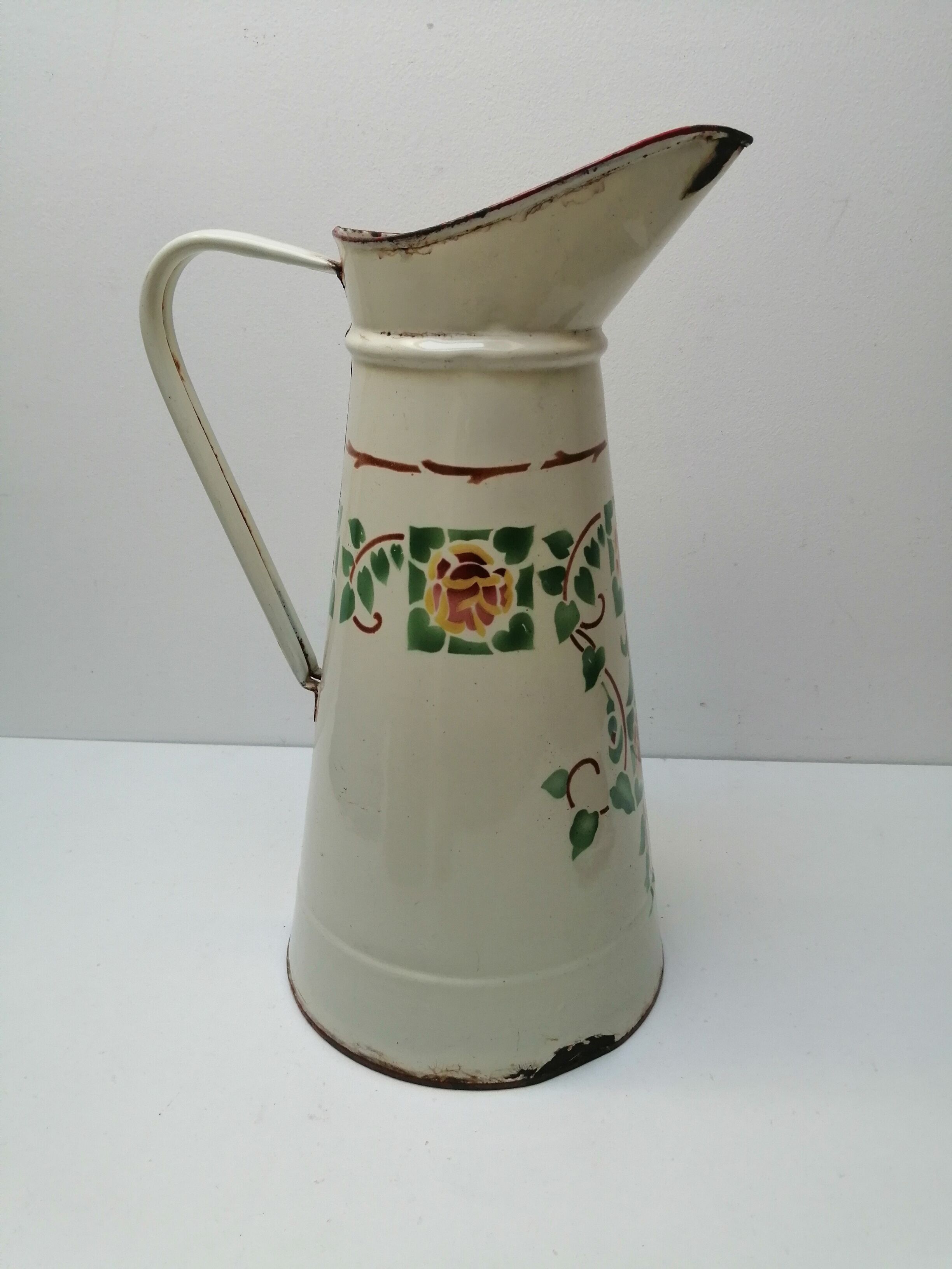 Broc enameled beige décor "flowers"