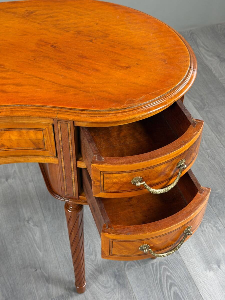 Bureau de dame de style Louis XVI, XIXe siècle