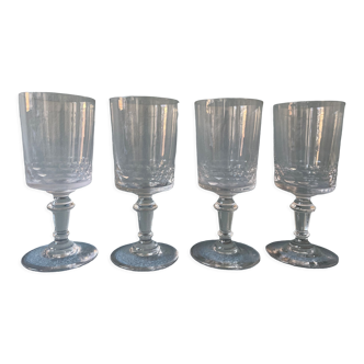 Lot de 4 verres à pieds anciens