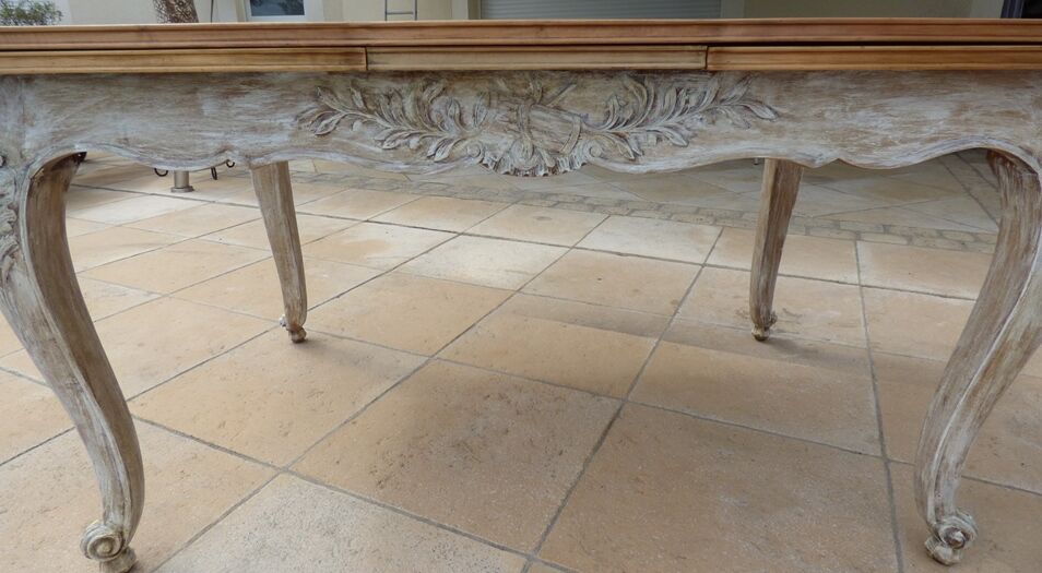 Extendable walnut table Louis XV style – Totally restored