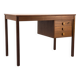 Petit bureau en teck avec trois tiroirs de Domino Møbler, années 1970.