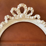 Large round carved wooden frame with ribbon knot decoration - Shabby chic
