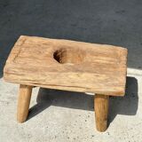 Side table in blond teak openwork tray