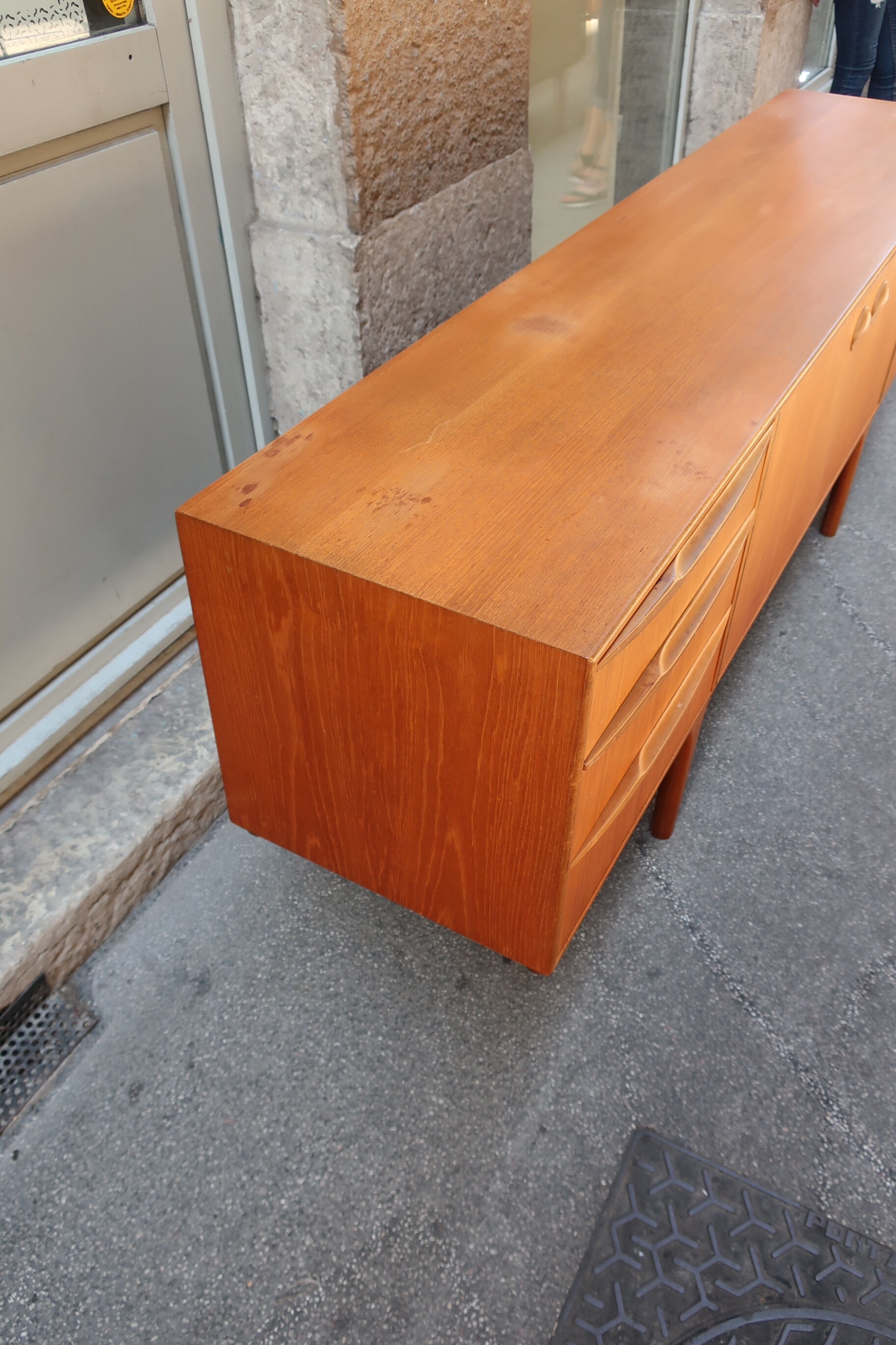 Enfilade Mcintosh teak of the 1960s