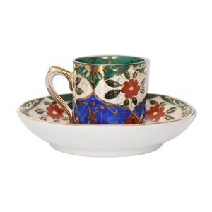 Tasse et sa sous-tasse en porcelaine