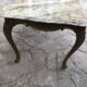 Table basse en bronze doré et marbre