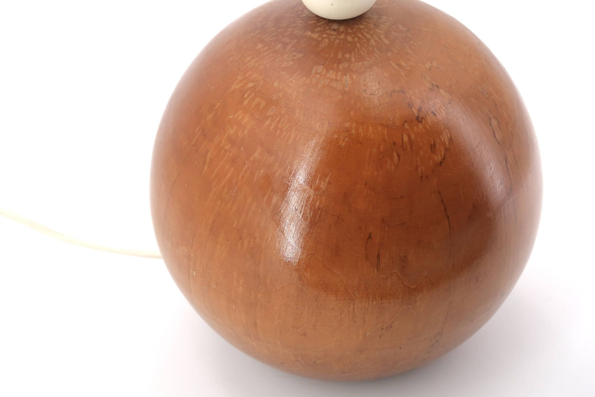 Lampe boule en bois, abat jour avec fleurs séchées