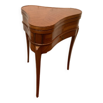 Louis Philippe style kidney dressing table in walnut and XX century veneer