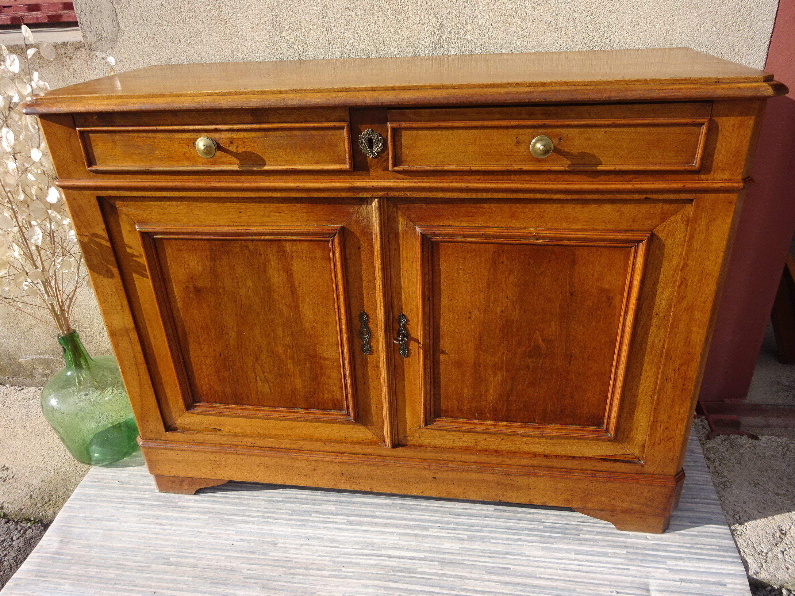 Louis-Philippe sideboard, late nineteenth, walnut