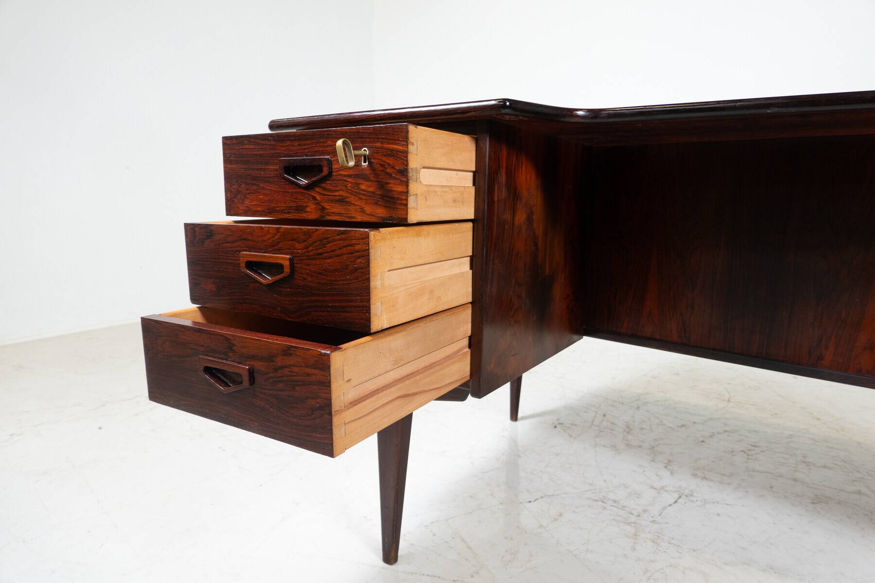 Mid-Century Modern Desk, Italy, 1970s