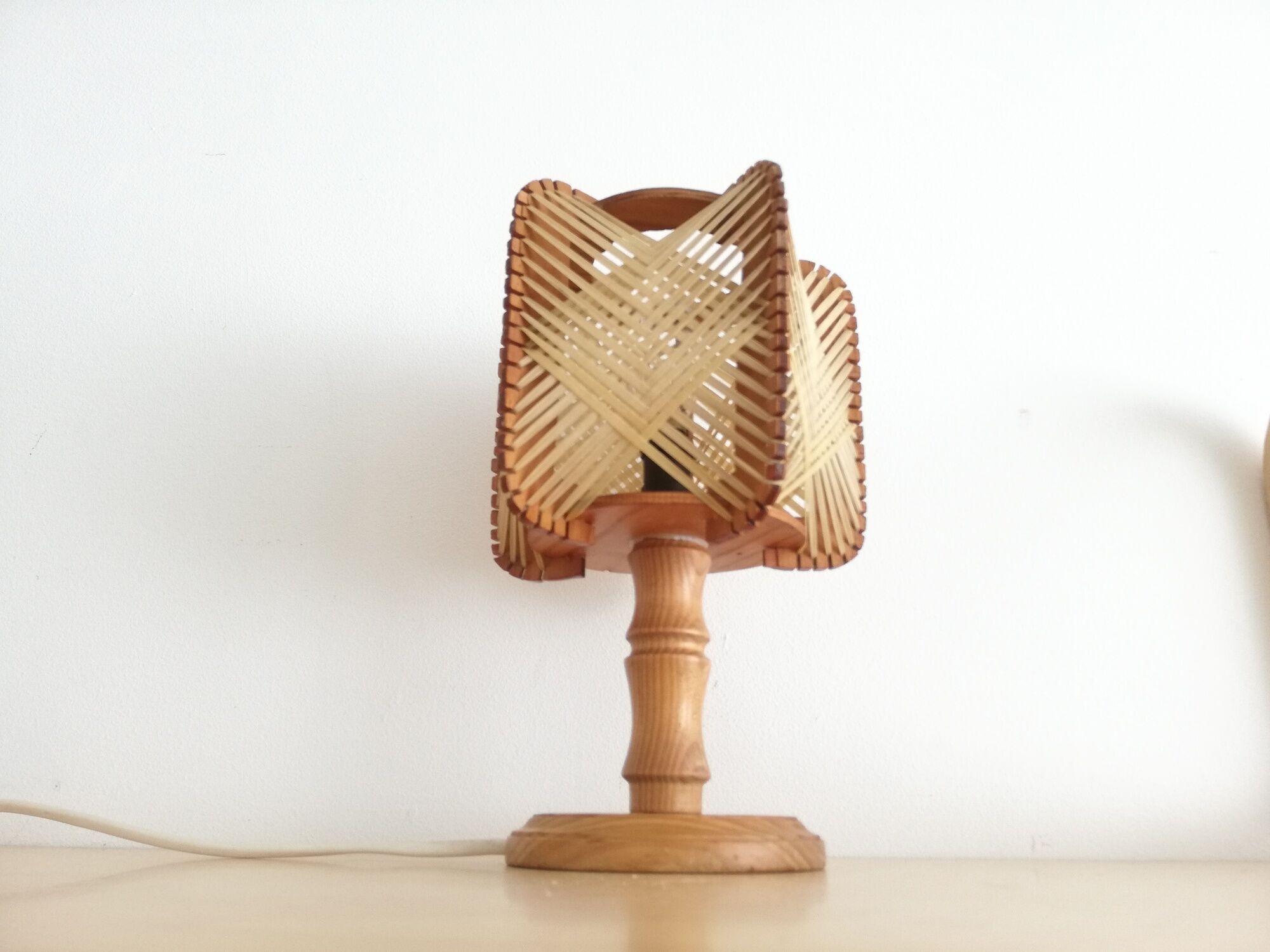 Wood and straw small table lamp 1960