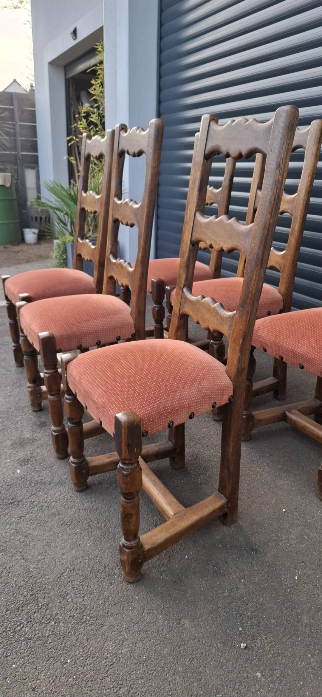 Lot de chaises espagnol