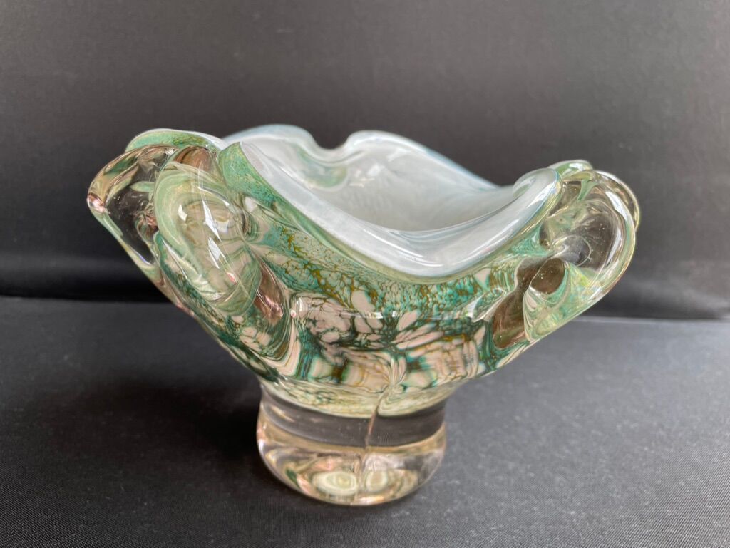 Multilayer glass bag cup with metal oxide inclusions - XXth