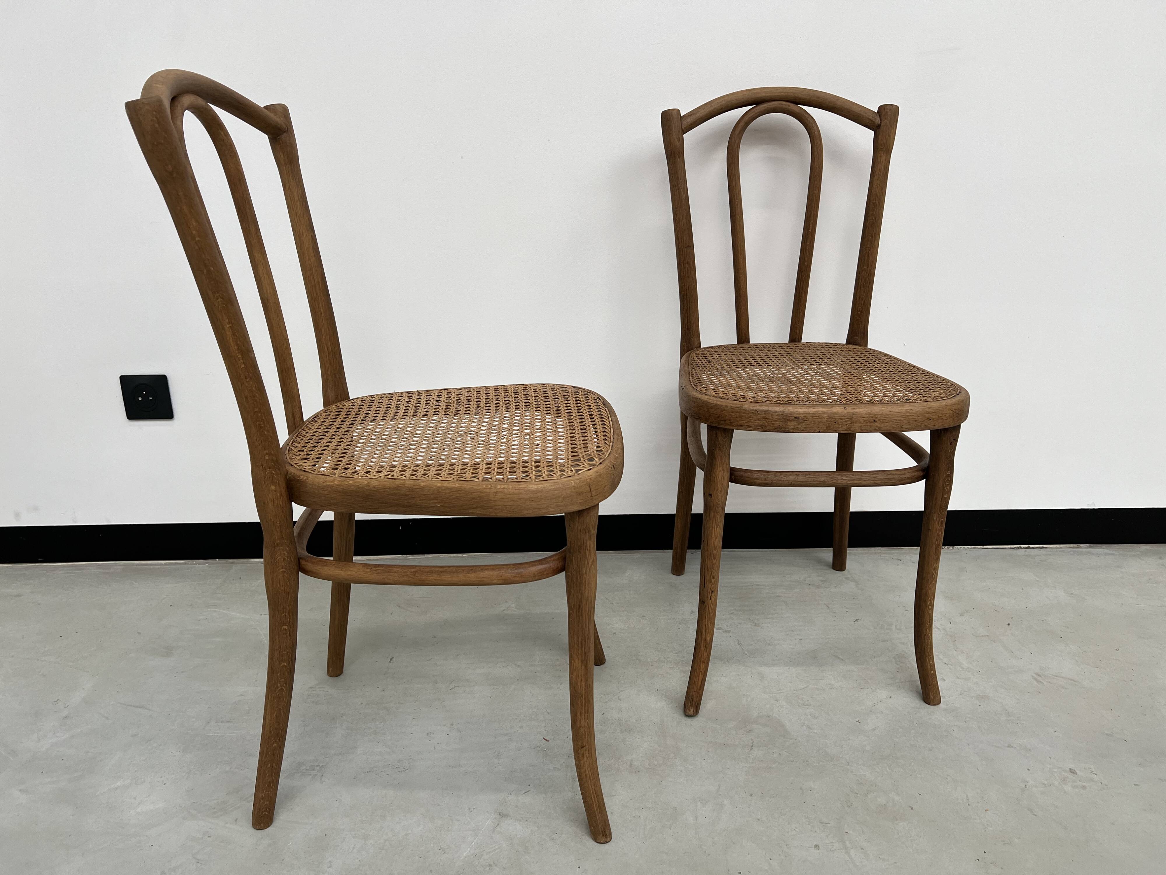 Duo de chaises bistrot anciennes Thonet avec estampille