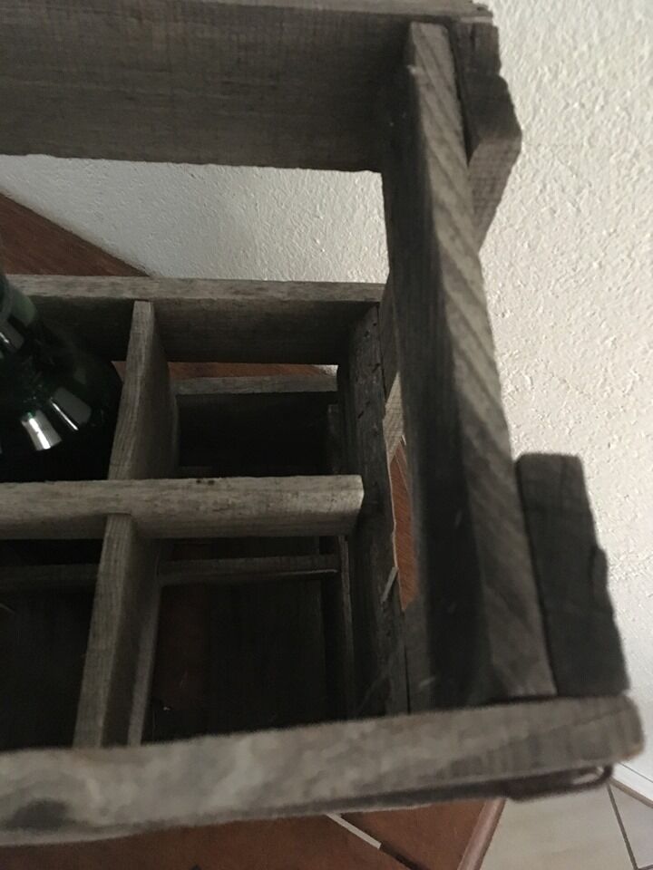 Wooden bottle locker "winegrowers Gard of the Rhone coast".