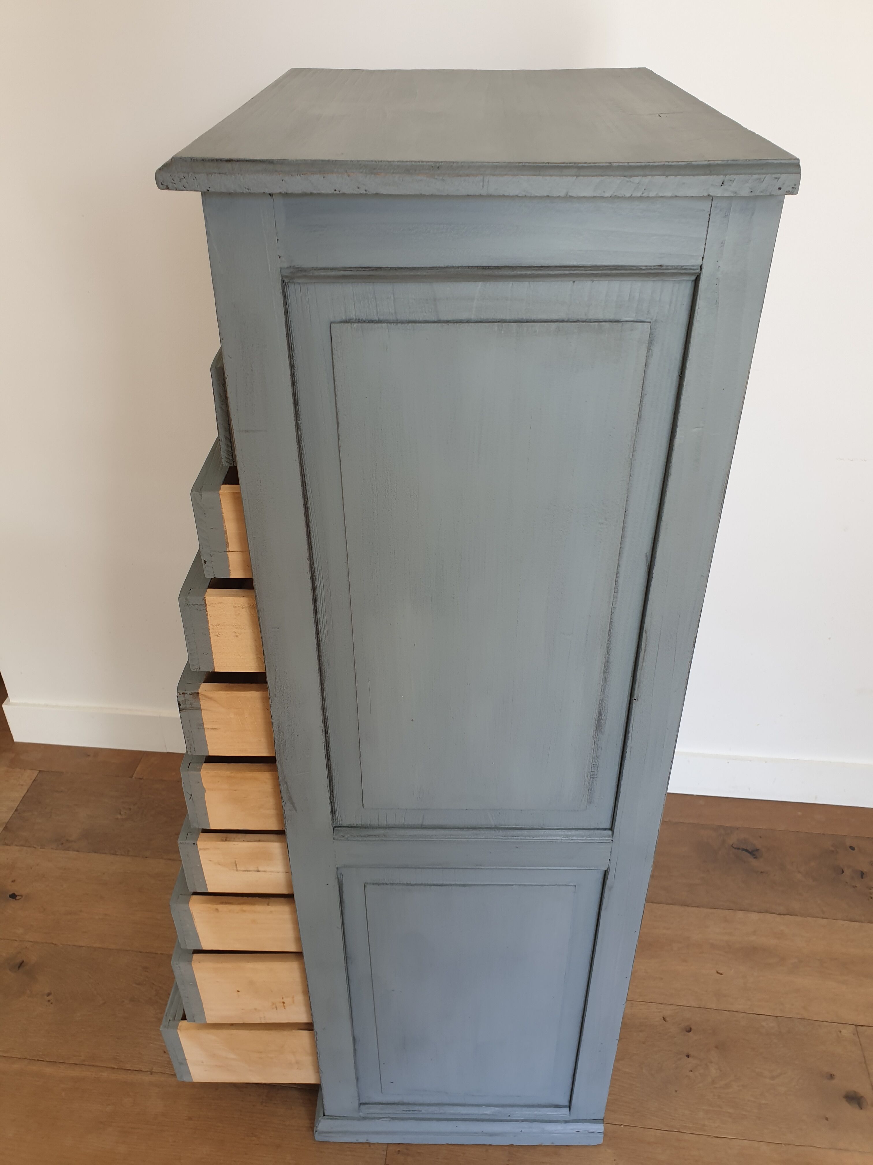 Chest of 10 drawers