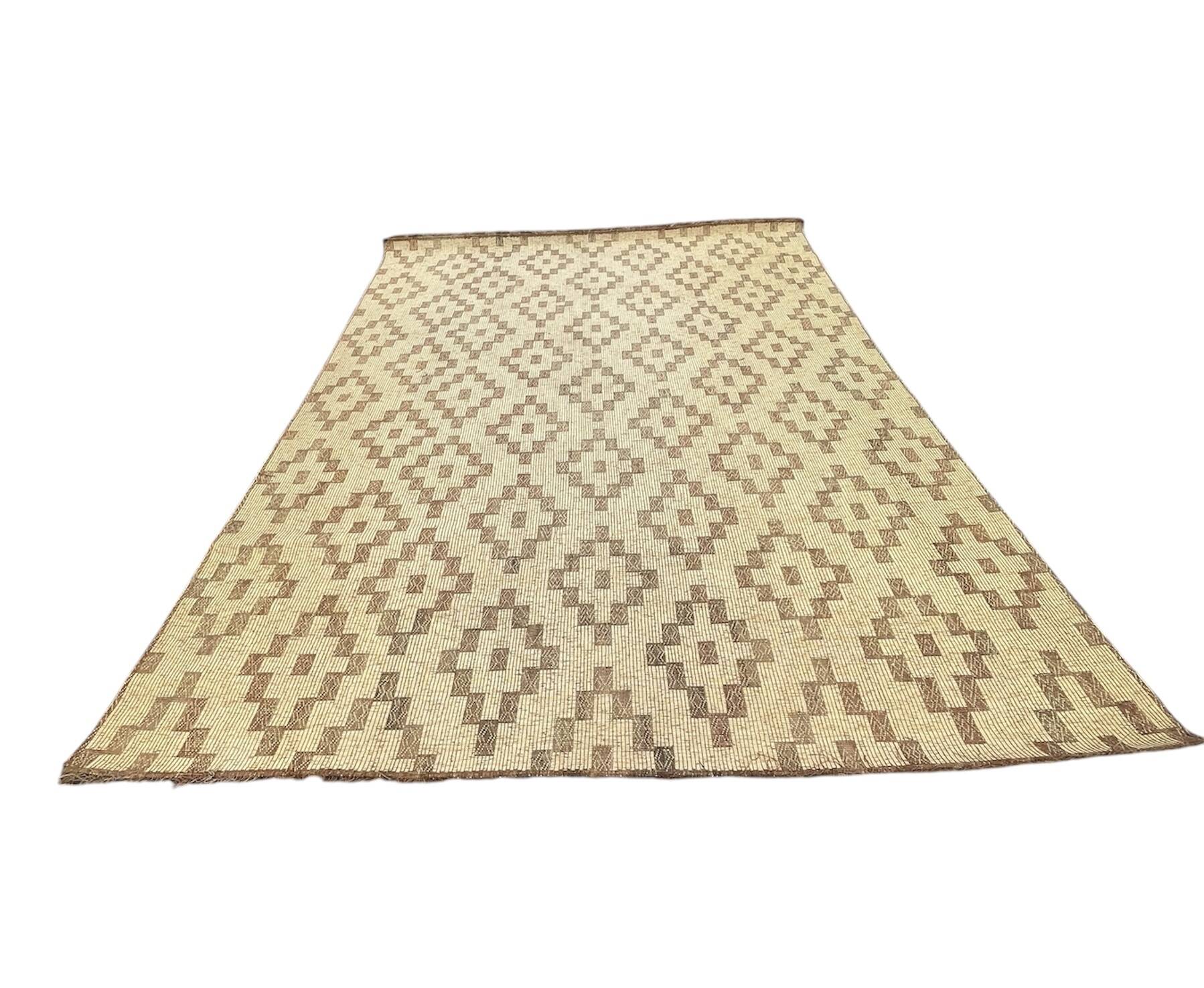 Natte touareg vintage en cuir et roseau