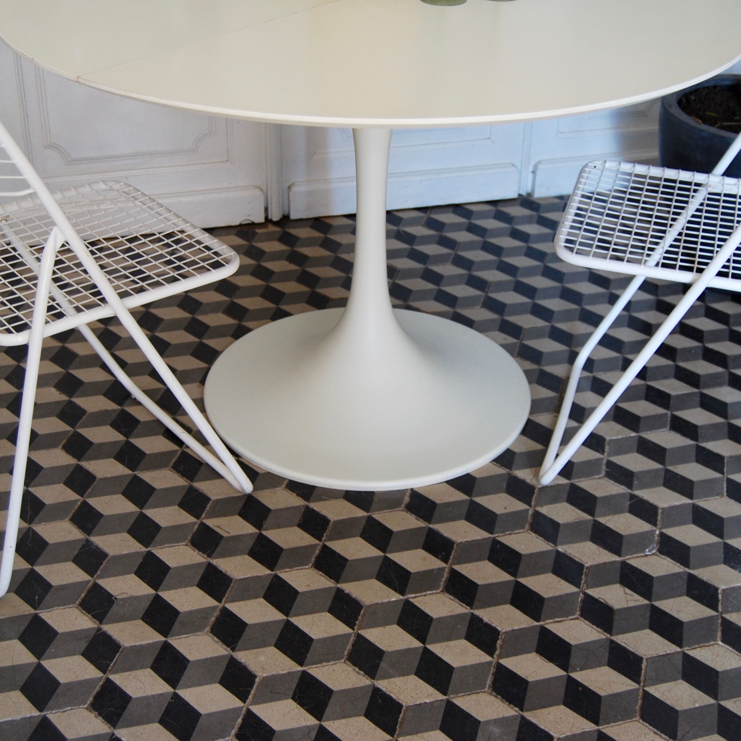 Table foot tulip round