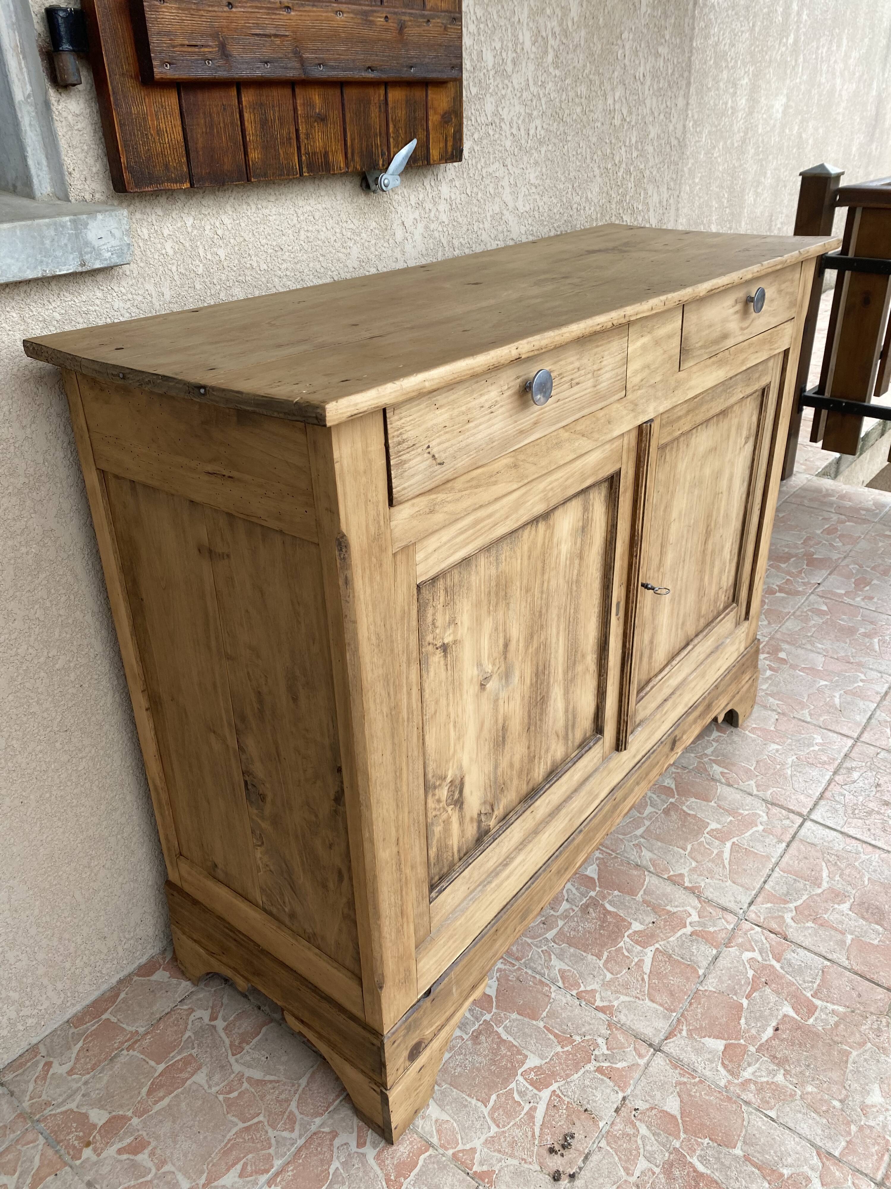 Parisian buffet in raw wood