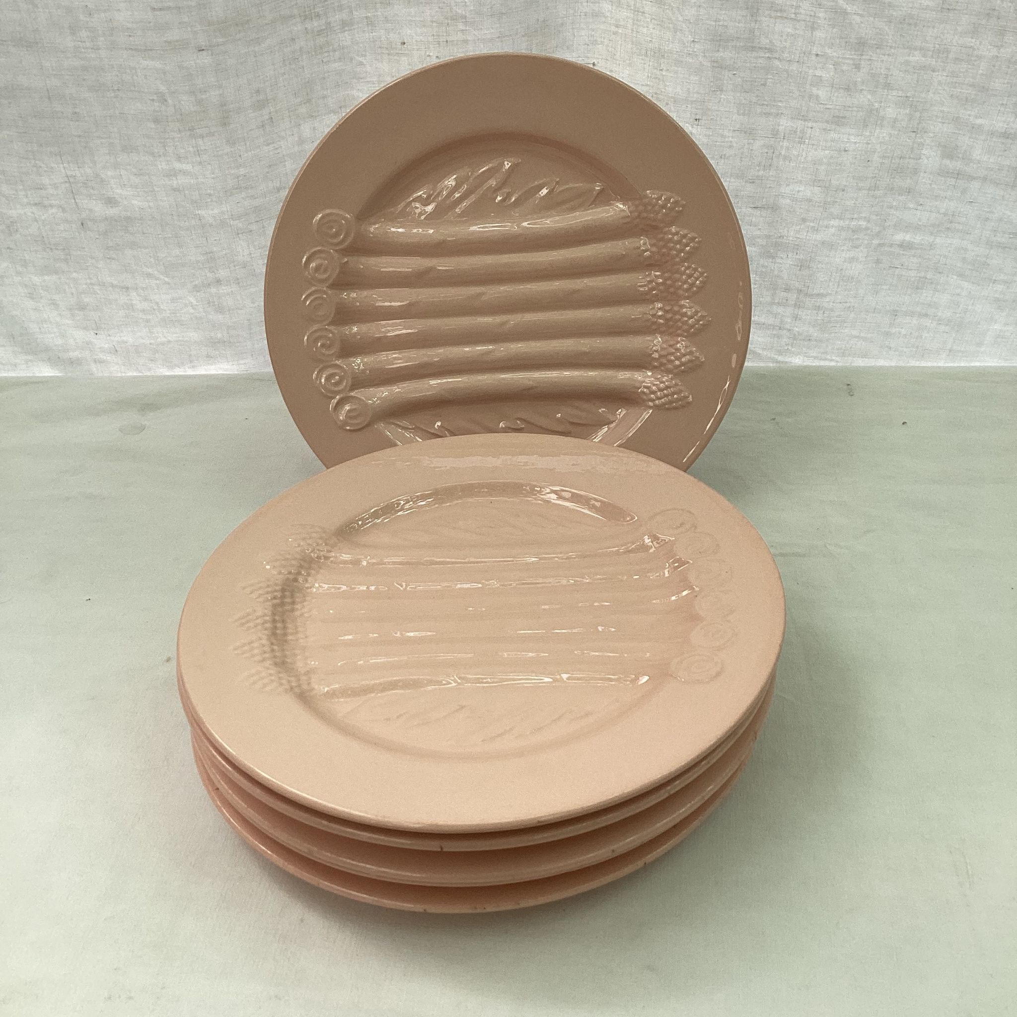 Set of six plates asparagus pale pink color porcelain dimension: D-25cm-