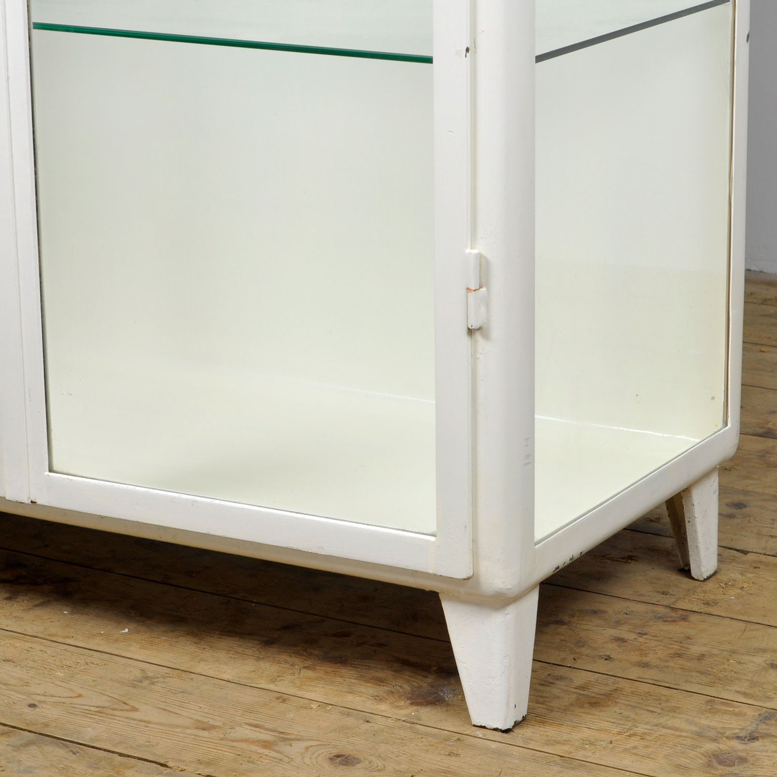 Cabinet médical années 1960