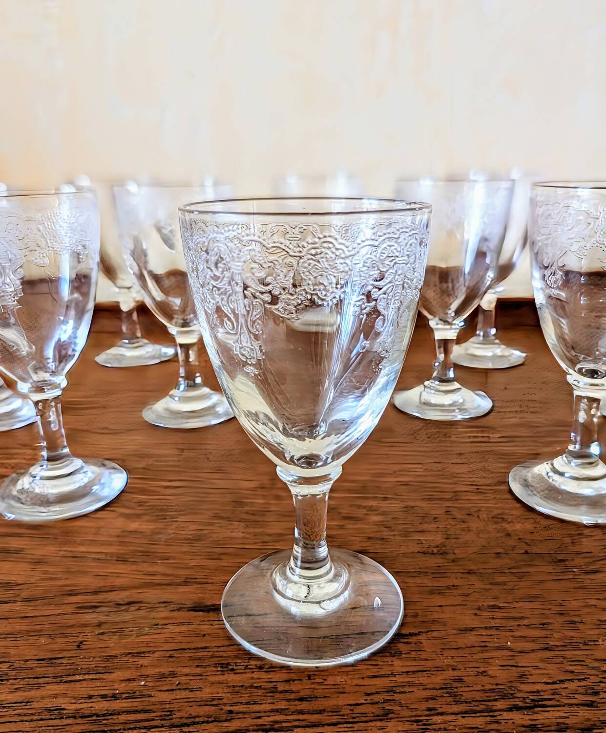 Verres anciens en cristal gravées