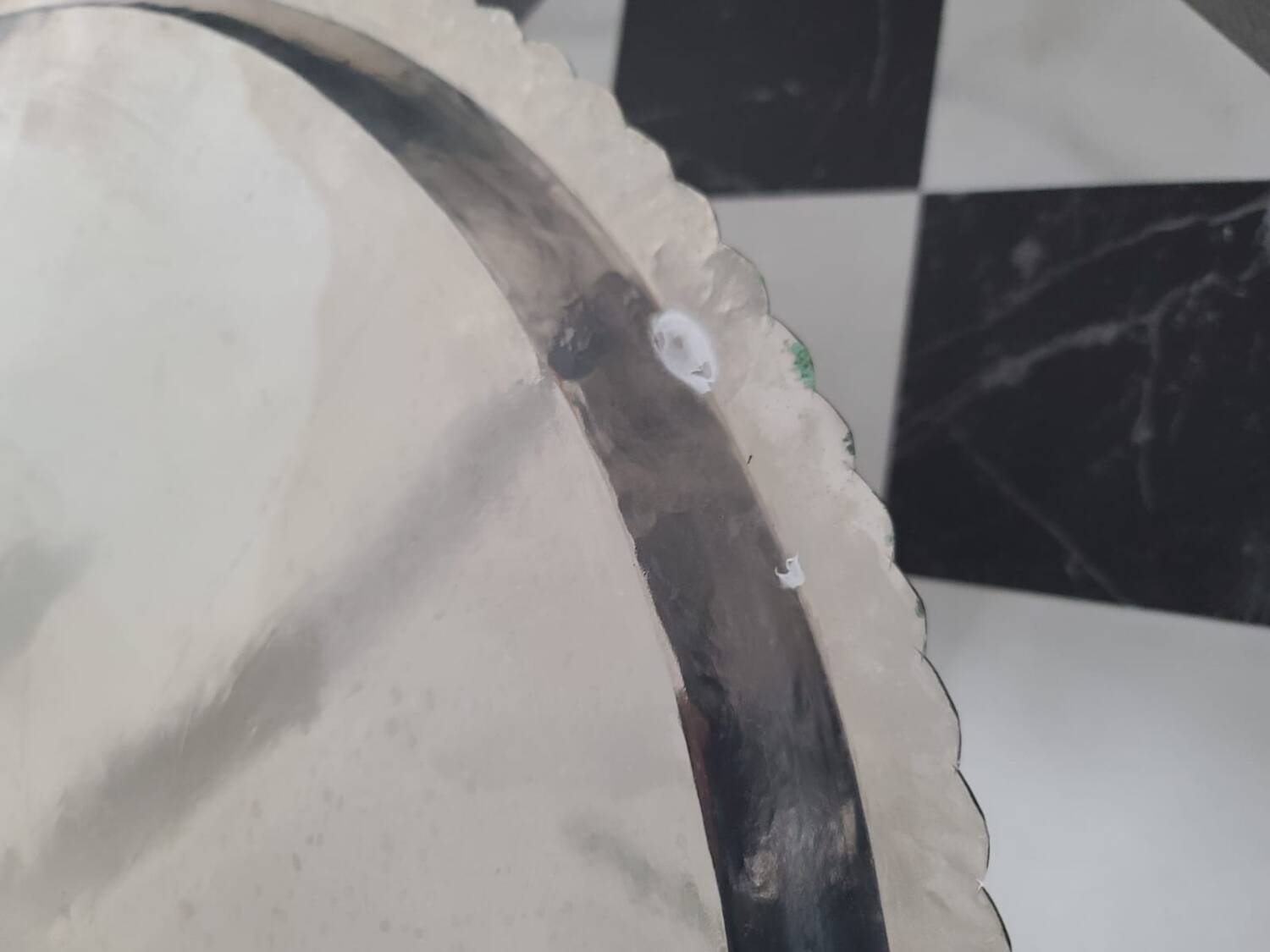 Silver-plated metal serving tray with chiseled finish #PLMR