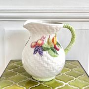 Pichet barbotine panier de fruits