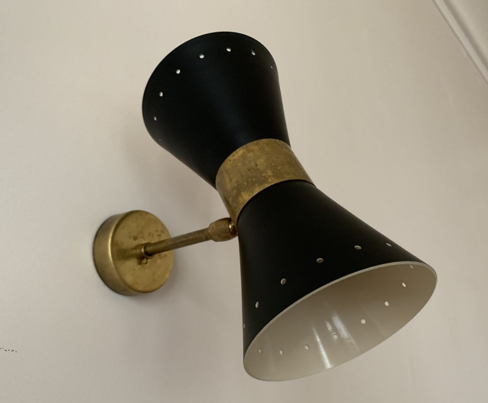 Pair of black Italian diabolo appliques