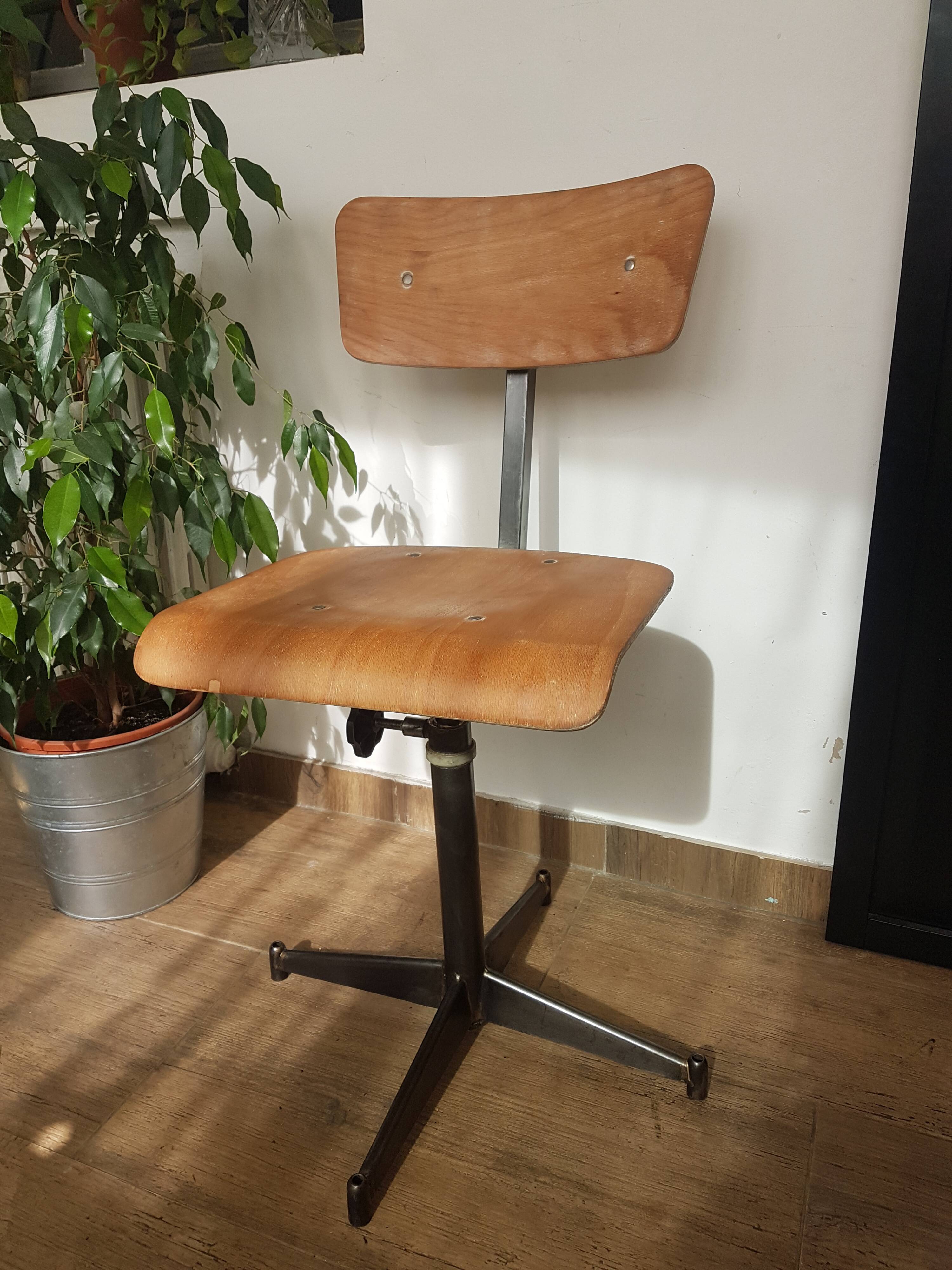Chaise atelier réglable