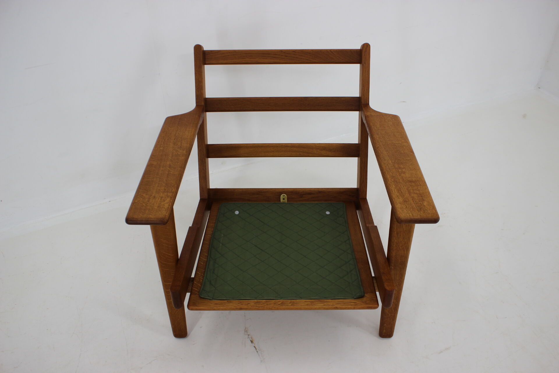 GE290 oak chair by Hans J Wegner for Getama Denmark