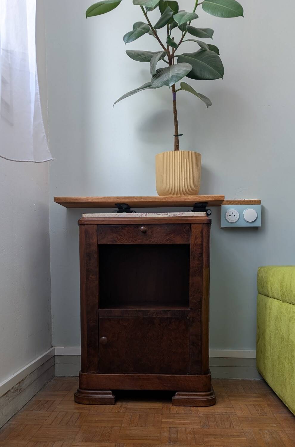 Vintage furniture in solid walnut and marble