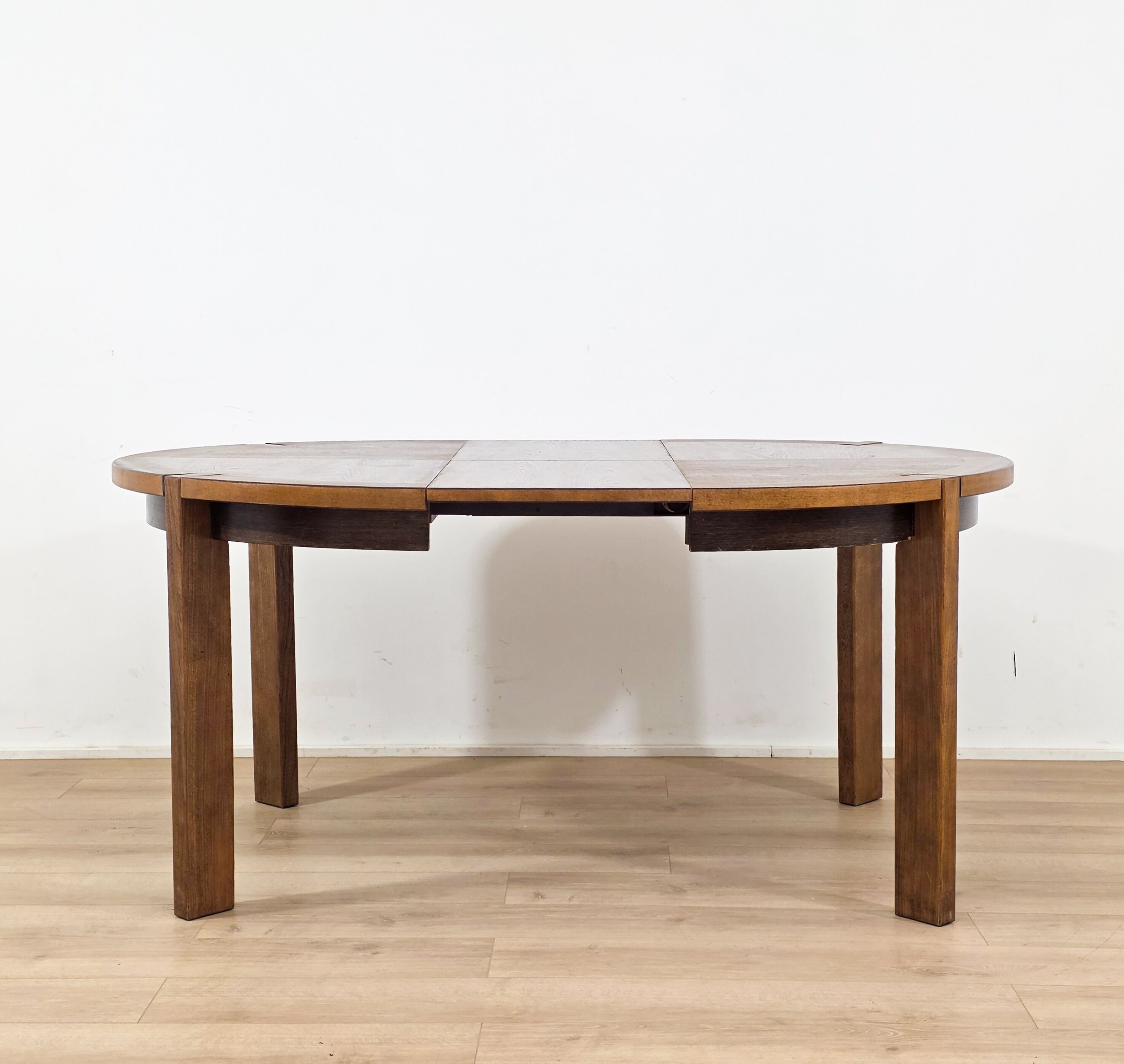Extendable solid wood round table – 1970s modernist design