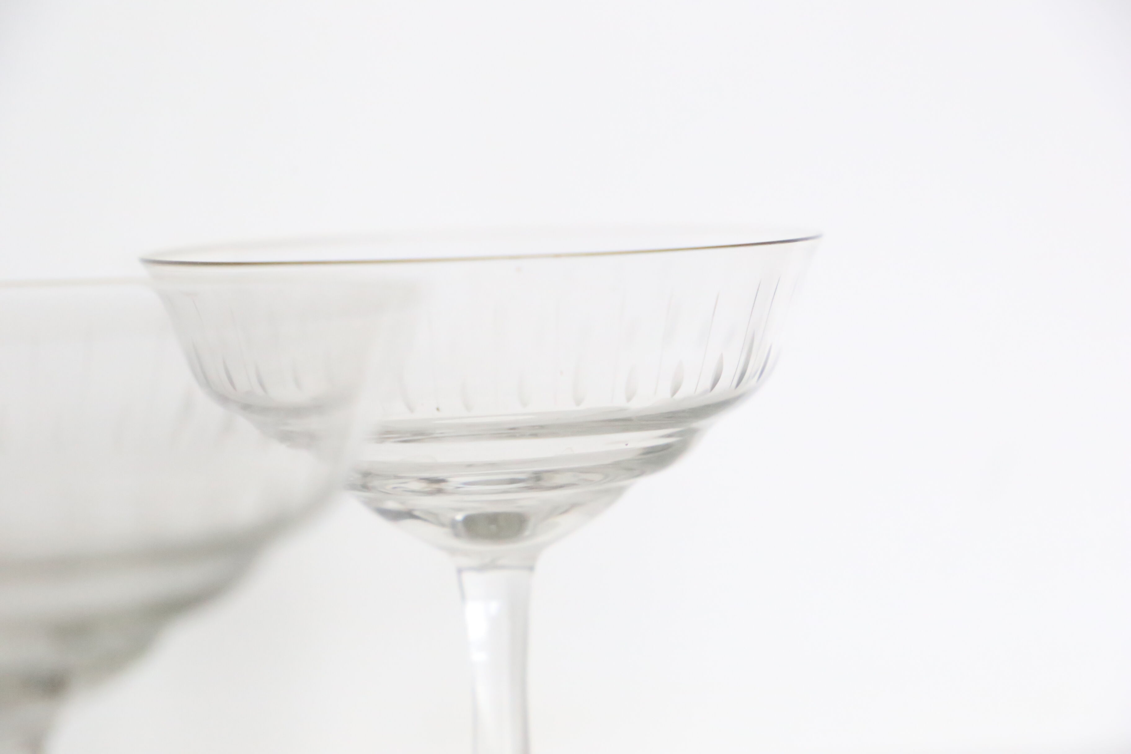 Ensemble de 6 coupes à champagne en cristal gravé