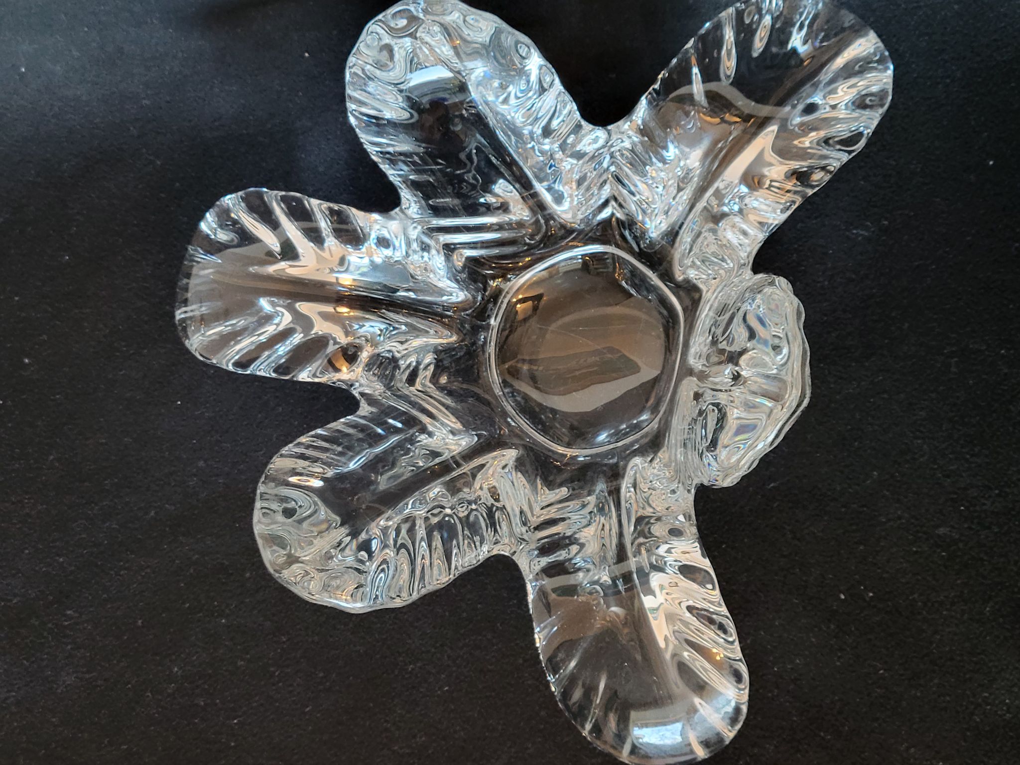 Vannes le Chatel coupe vide poche en cristal forme végétale années 50 - 60