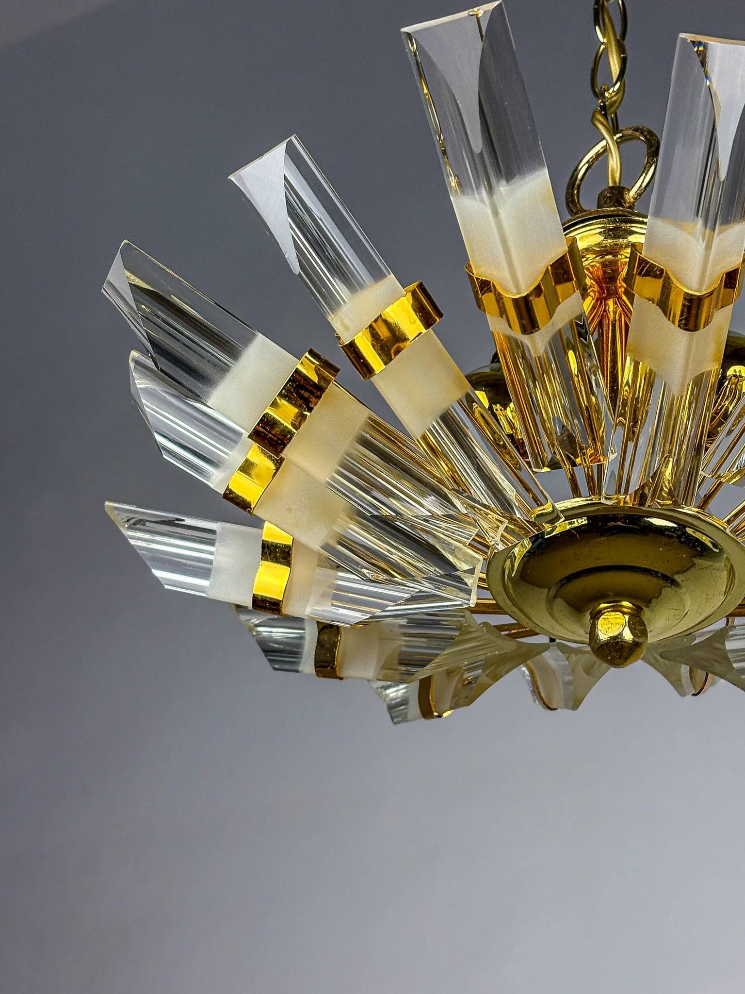 Sun-shaped chandelier by Oscar Torlasco for StilKronen, cut Murano glass, Italy 1970s