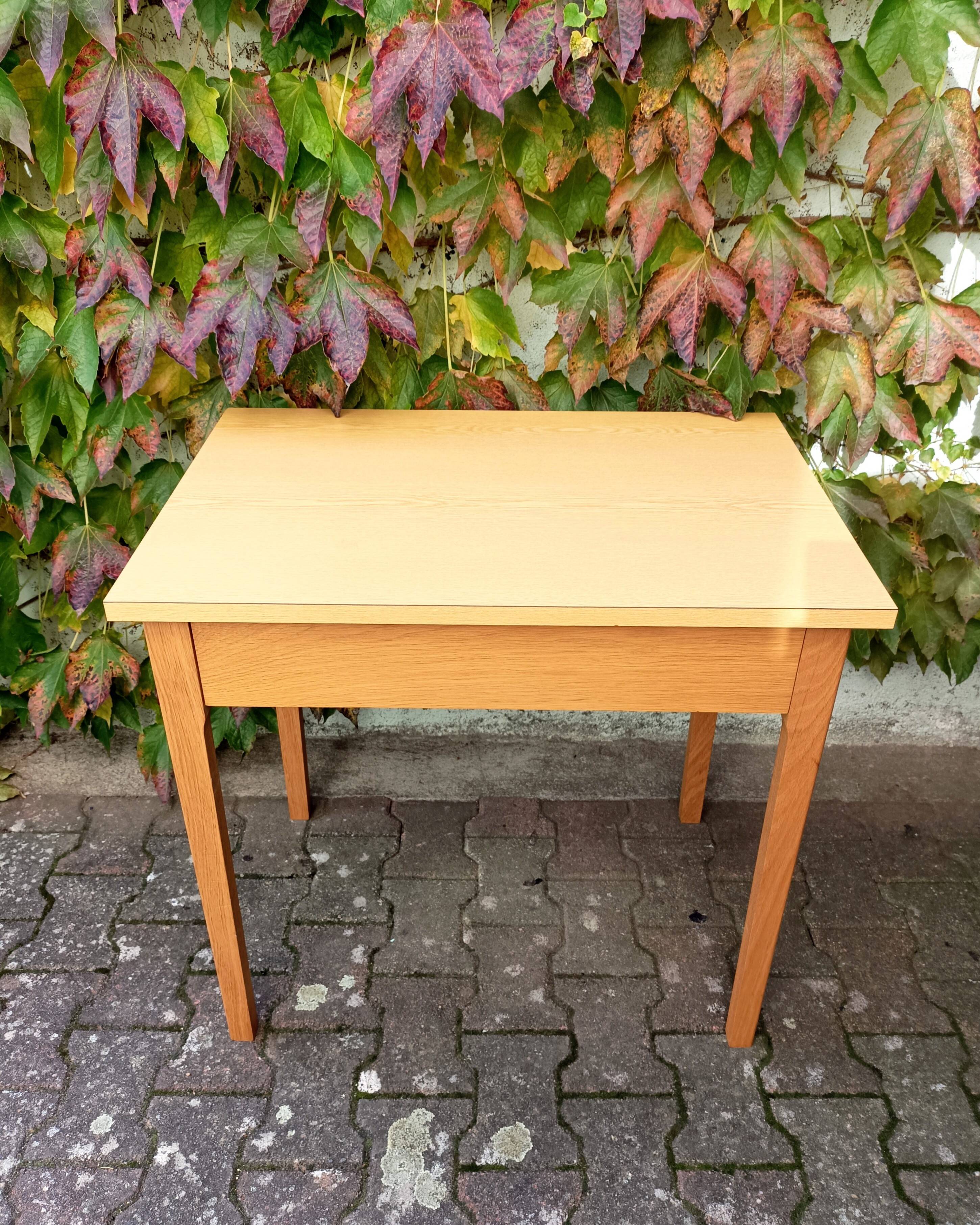 Desk / Side table