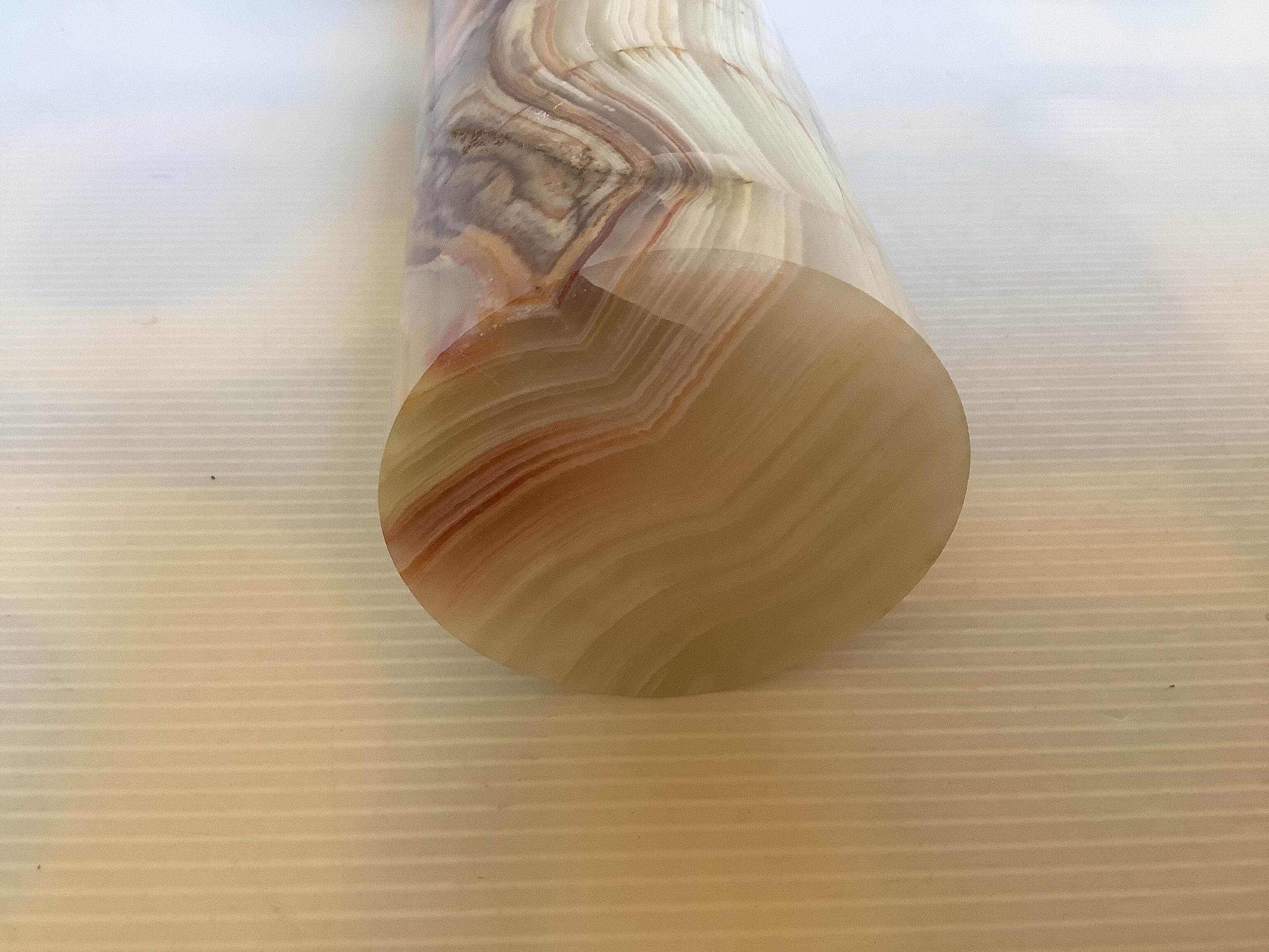 Onyx roller vase