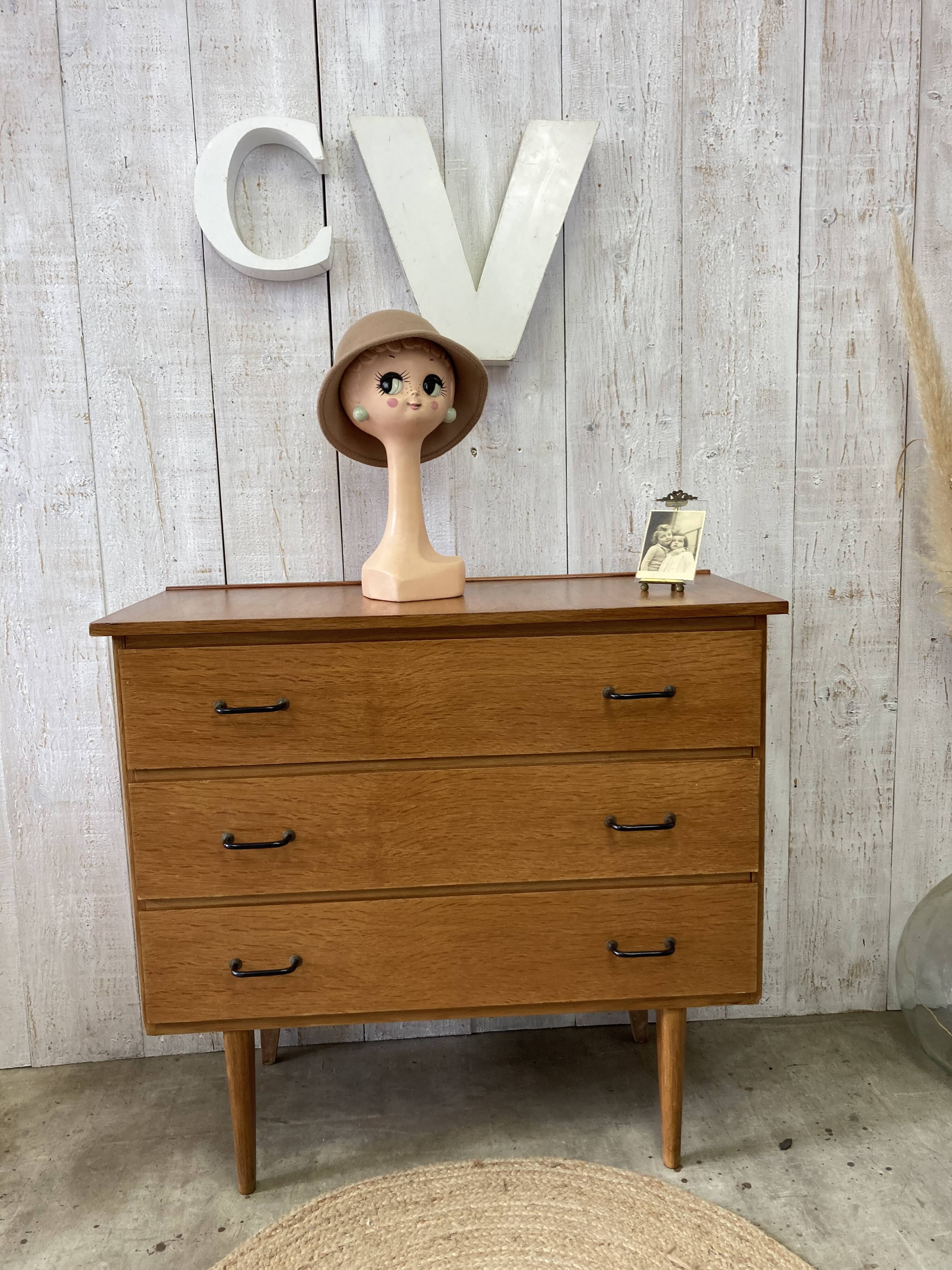 Vintage chest of drawers