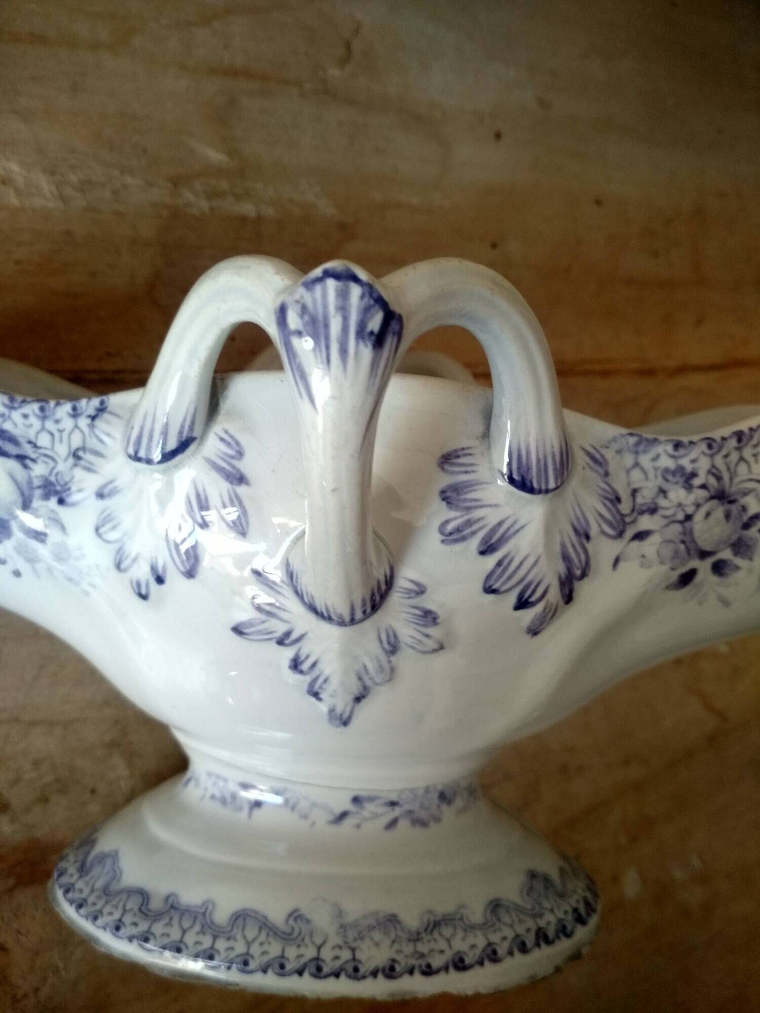 Iron earth gravy boat, Bouquet Creil & Montereau model, early 20th century