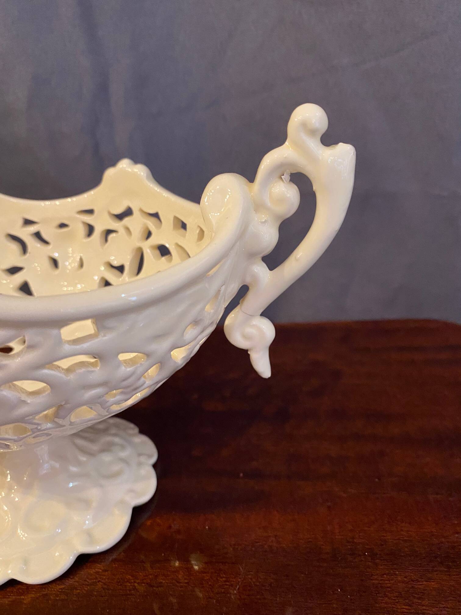 Ear cup in openwood earthenware italian style white lace model