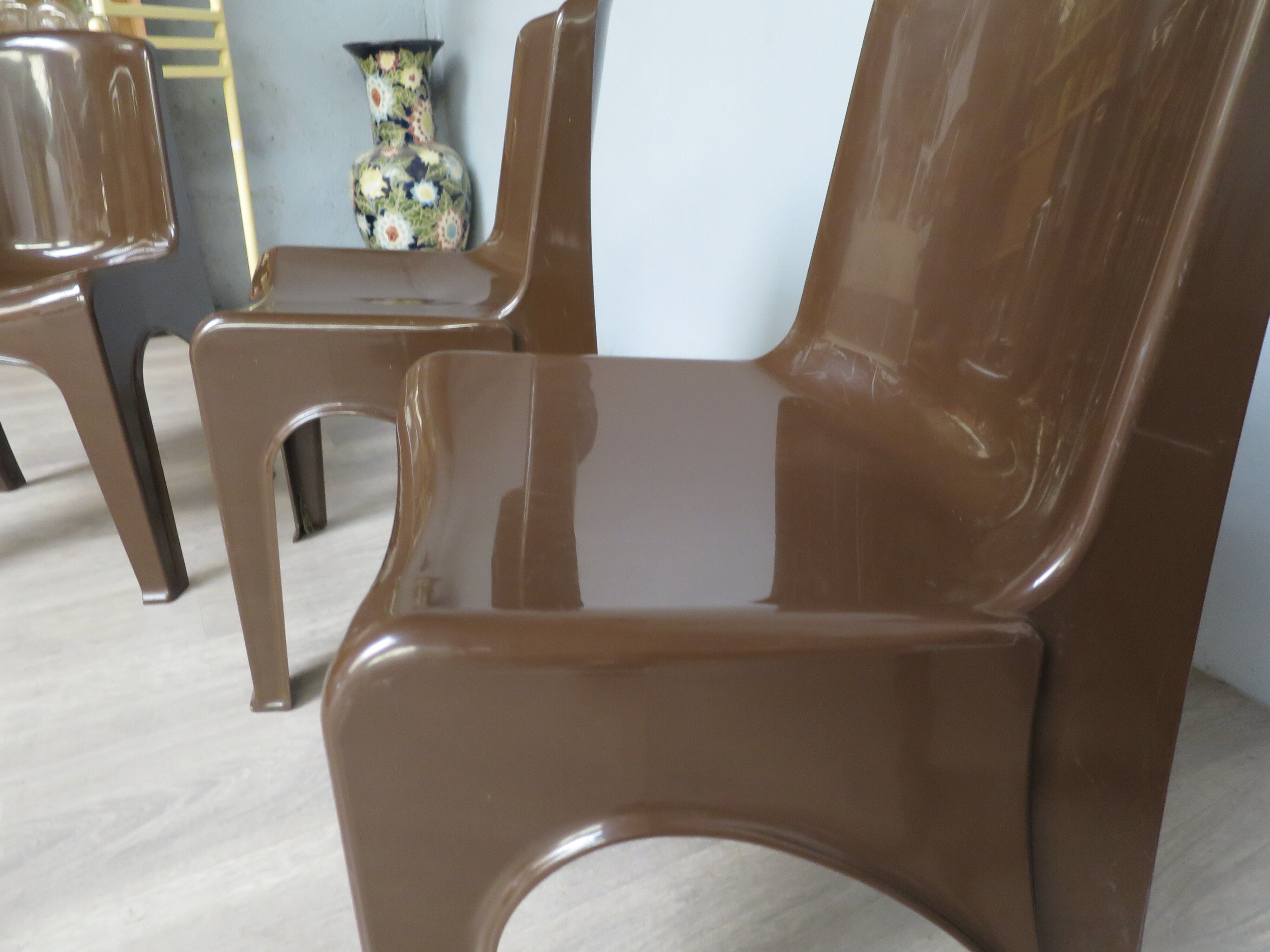 5 gilac chairs monobloc 70s