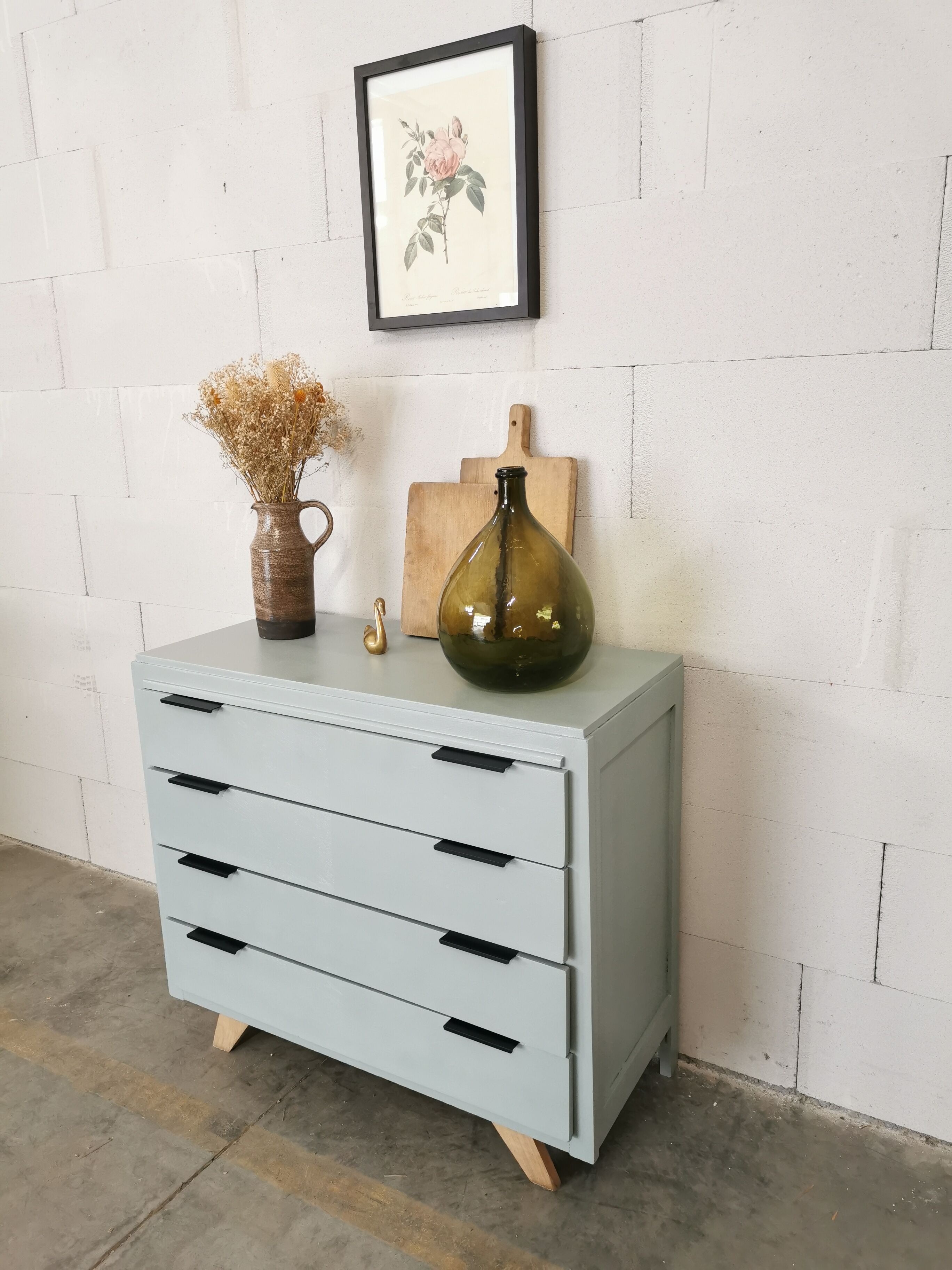 Vintage dresser